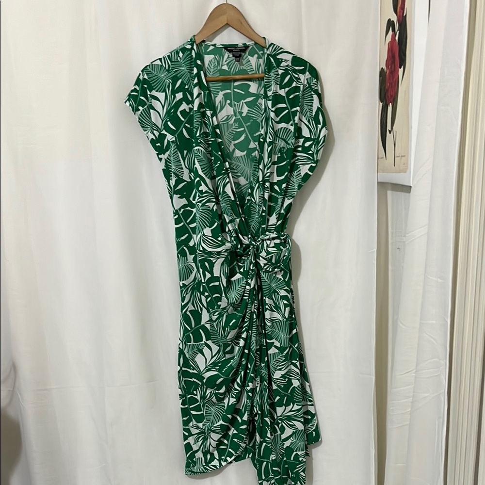 Maggy London Green Leaf Wrap Dress a306